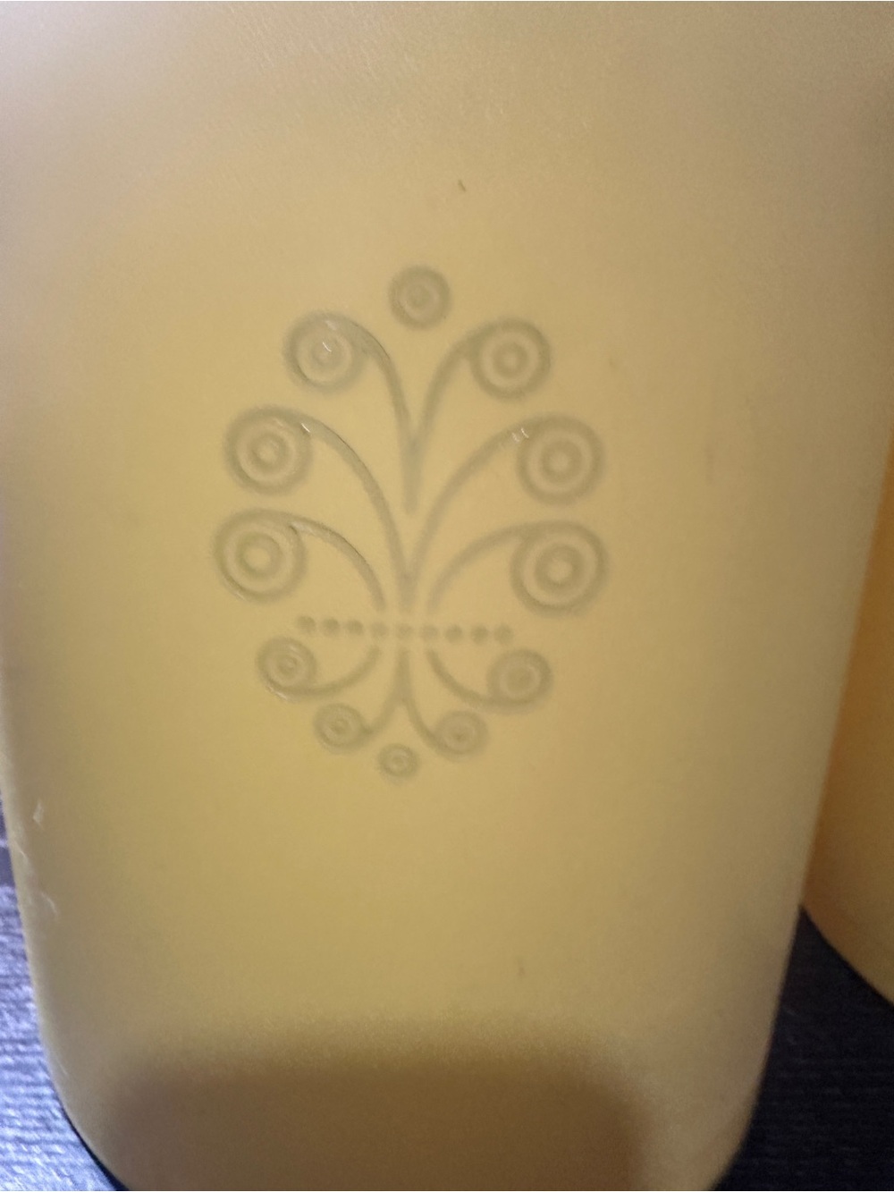 Set of 4 Tupperware Daffodil Yellow Servalier Canisters with Sunburst Lids - Picture 2 of 16